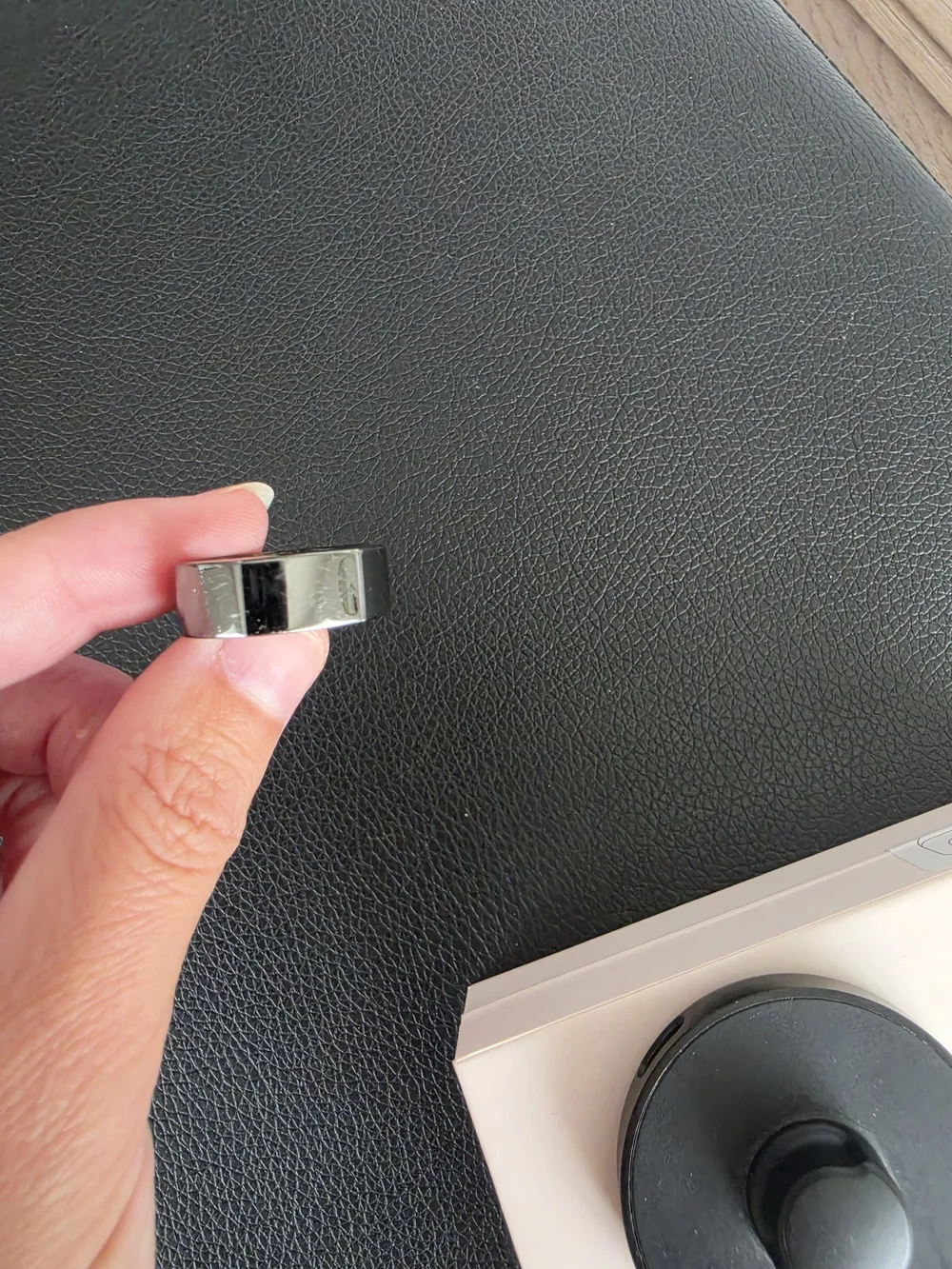 Oura Smart Ring GEN 3 (Size 7) With Charger
